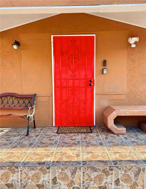 1364 E 61st St, Los Angeles, CA, 90001-1219 | Card Image