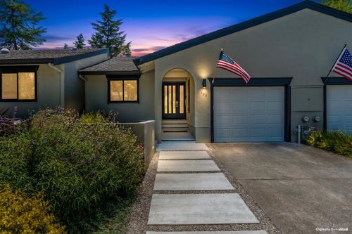 135 Vineyard Cir, Yountville, CA, 94599-1402 | Card Image