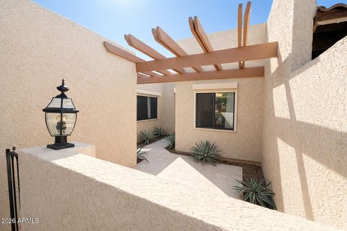 7843 E Valley View Rd, Scottsdale, AZ, 85250-6565 | Card Image