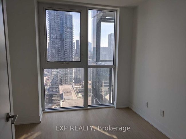 4311 - 7 Grenville St, Condo with 3 bedrooms, 2 bathrooms and null parking in Toronto ON | Image 9