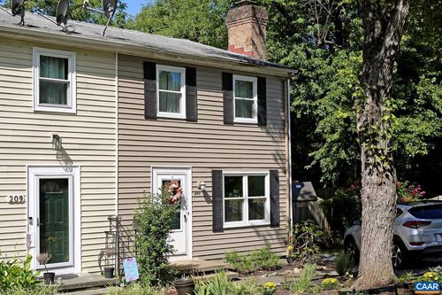 211 Greentree Park, CHARLOTTESVILLE, VA, 22901-2126 | Card Image