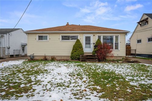 15908 Ashland Dr, Brook Park, OH, 44142-1914 | Card Image