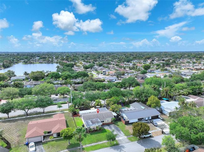 700 Nw 88 Th Ter, House other with 3 bedrooms, 2 bathrooms and null parking in Pembroke Pines FL | Image 45