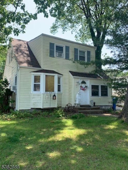 147 Warwick St, Iselin, NJ, 08830-1839 | Card Image