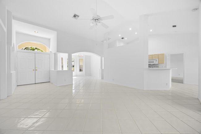 1040 Egret Circle Circle N, House other with 3 bedrooms, 2 bathrooms and null parking in Jupiter FL | Image 4