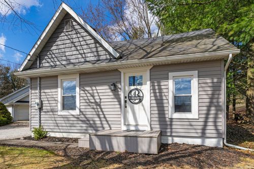 195 Lane 230, Hamilton, IN, 46742-4674 | Card Image