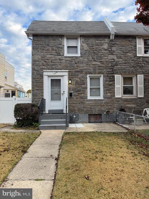 229 Reese St, SHARON HILL, PA, 19079-1340 | Card Image