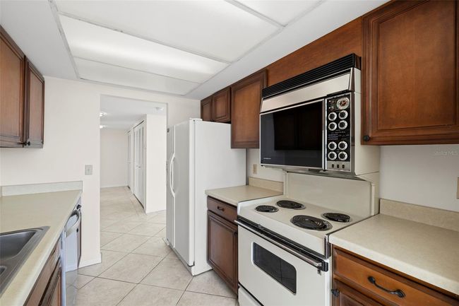 Kitchen | Image 16