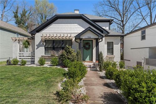 704 Rochelle Dr Sw, Atlanta, GA, 30310-2537 | Card Image