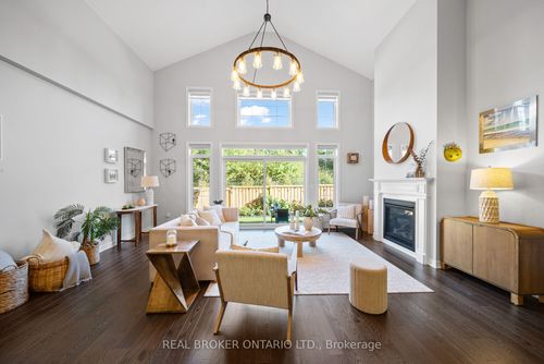 11 Howard Williams Crt, Uxbridge, ON, L9P0R2 | Card Image