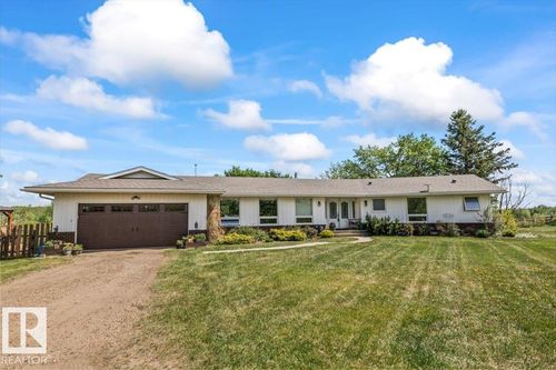 23123 Township Road 564, Sturgeon County, AB, T0A1N3 | Card Image