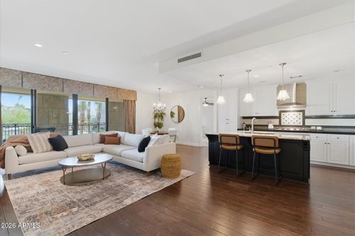 208-7181 E Camelback Rd, Scottsdale, AZ, 85251-1279 | Card Image