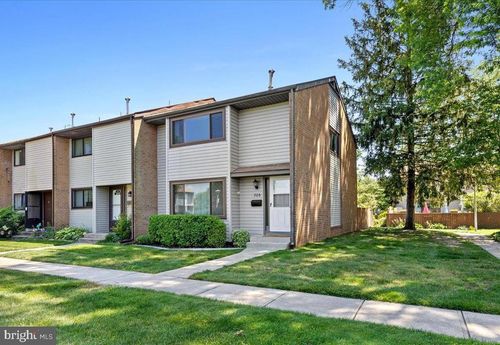 206 Canterbury Ct, Hightstown, NJ, 08520 | Card Image