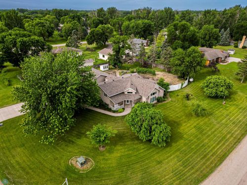 1909 56th Ave N, Moorhead, MN, 56560-6669 | Card Image