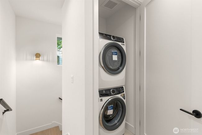 12837 Ne 91 St St, House other with 2 bedrooms, 3 bathrooms and null parking in Kirkland WA | Image 28