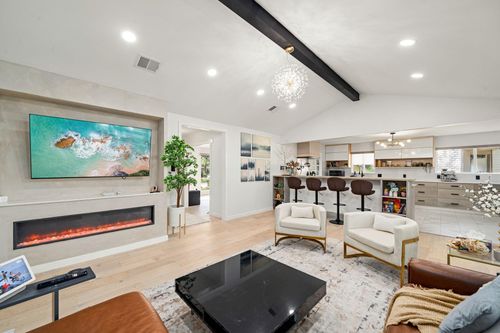 2211 Pomeran Dr, Houston, TX, 77080-5112 | Card Image