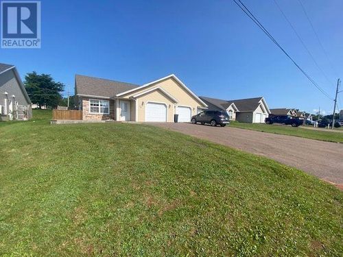 35 Parkman Dr, Charlottetown, PE, C1C0T3 | Card Image