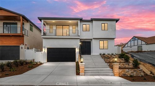 3704 Howe St, Corona, CA, 92881-4540 | Card Image