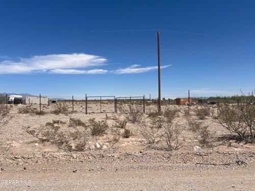 145 De Lara Estates Rd, Chaparral, NM, 88081-7405 | Card Image