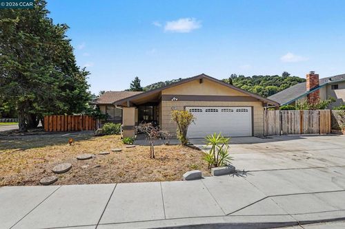 2498 La Reina St, Pinole, CA, 94564-1534 | Card Image
