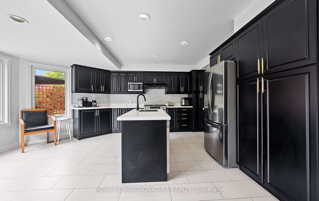 6 Nipigon Crt, House other with 4 bedrooms, 3 bathrooms and 4 parking in Brampton ON | Image 9