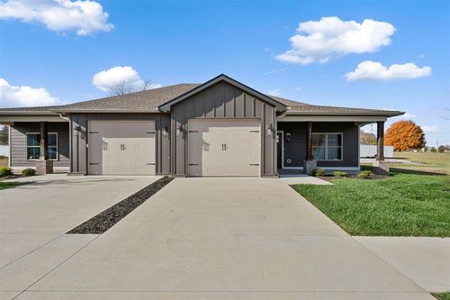 558 Providence Ct, Bowling Green, KY, 42104-7671 | Card Image