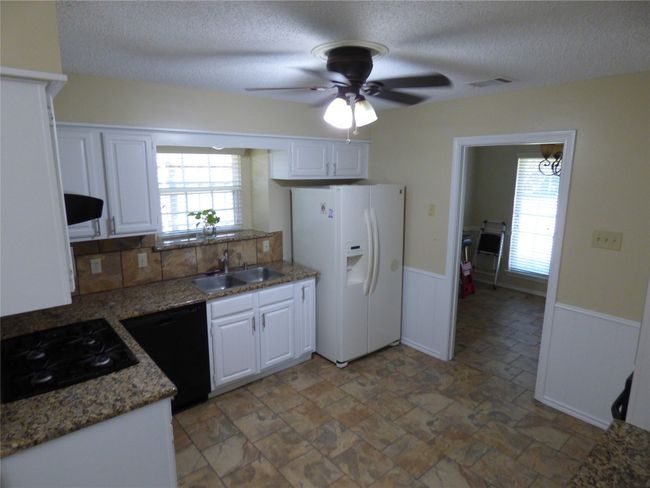 1920 Arbor Creek Dr, House other with 3 bedrooms, 2 bathrooms and null parking in Carrollton TX | Image 5
