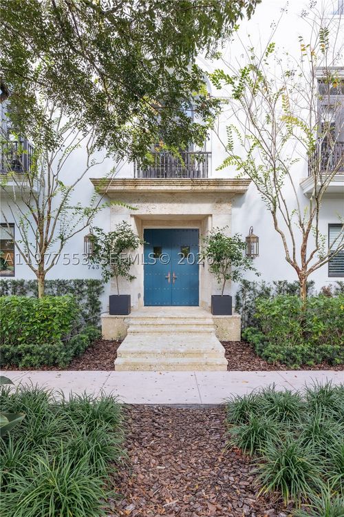 743 Almeria Ave, Coral Gables, FL, 33134-5604 | Card Image