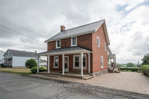 63 Union St, Vankleek Hill, ON, K0B1R0 | Card Image