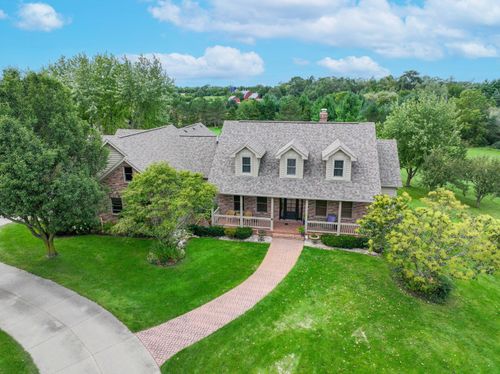 5046 Briar Ridge Ct, Burlington, WI, 53105-6915 | Card Image