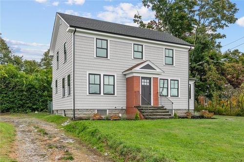 1330 W Main Rd, Portsmouth, RI, 02871-1357 | Card Image