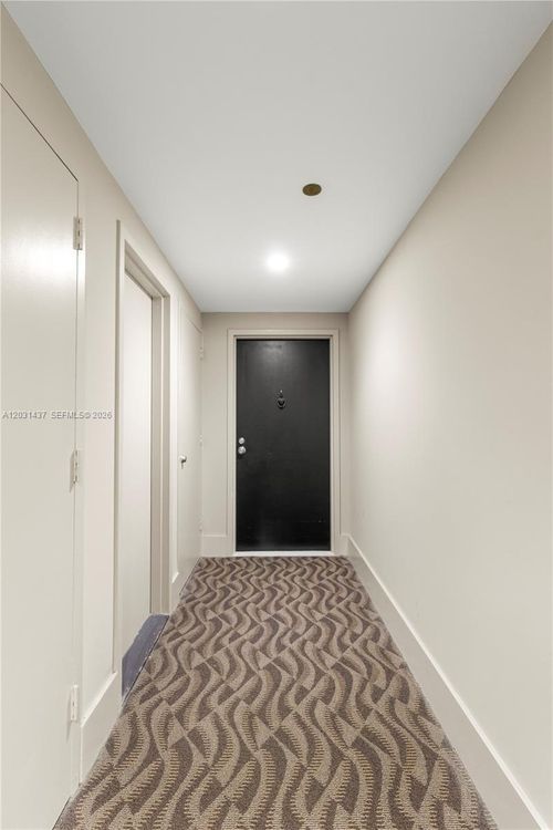 1405c-1420 Brickell Bay Dr, Miami, FL, 33131-3615 | Card Image