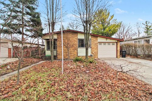413 Forest St, Westland, MI, 48186-9207 | Card Image