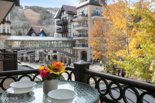 202-555 E Lionshead Cir, Vail, CO, 81657-5205 | Card Image