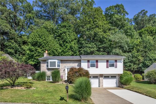 212 Ligonier Ln, New Kensington, PA, 15068-9360 | Card Image