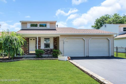 47 Peachstone Rd, Howell, NJ, 07731-2210 | Card Image