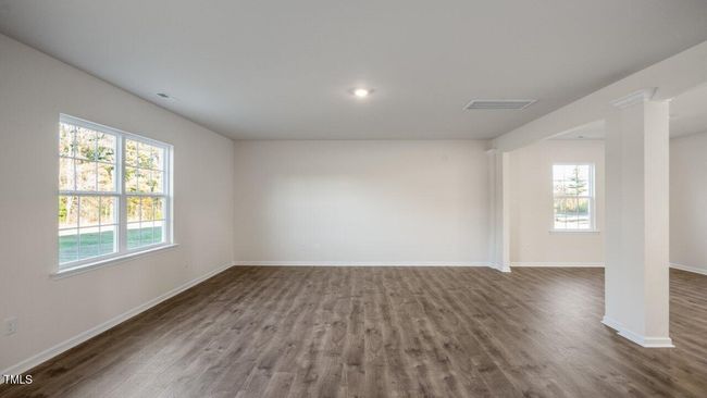 Living Area | Image 8