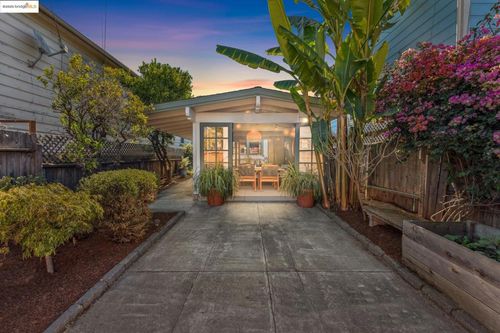 350 Henry St, Oakland, CA, 94607-1228 | Card Image