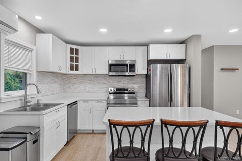 12 3rd St, Milton, NY, 12547-5224 | Card Image