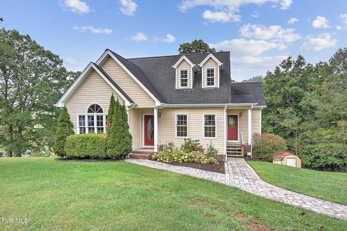397 Crossroads Pl, Lebanon, VA, 24266-4496 | Card Image