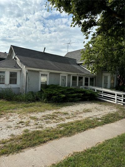 921 1 St Avenue, Home with 3 bedrooms, 1 bathrooms and null parking in Perry IA | Image 3