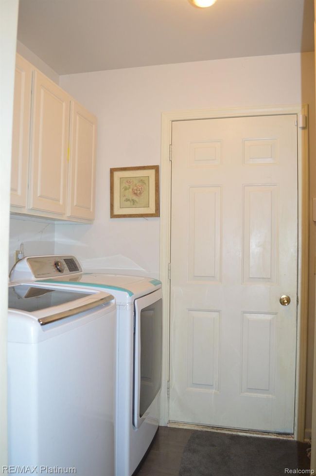 7244 Northfield Cir, Condo with 2 bedrooms, 3 bathrooms and null parking in Flushing MI | Image 5