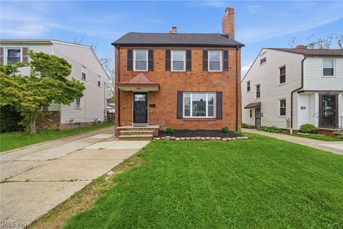 3802 Freemont Rd, Cleveland, OH, 44121-1938 | Card Image