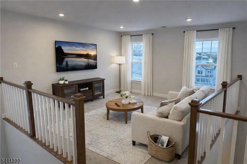 16 Glacier Way, Pittstown, NJ, 08867-4263 | Card Image