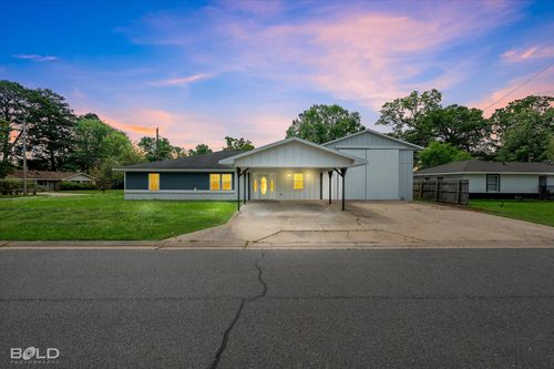 1001 Dale Dr, Benton, LA, 71006-9411 | Card Image