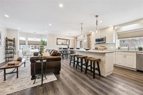 102-67 Breckenridge Dr, Kitchener, ON, N2B3R8 | Card Image