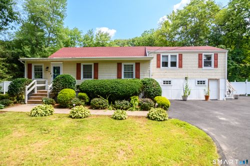 556 Pepper St, Monroe, CT, 06468-2672 | Card Image