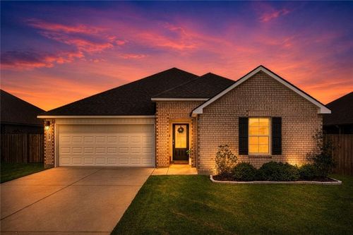 268 Darwen Dr, Raceland, LA, 70394-3668 | Card Image