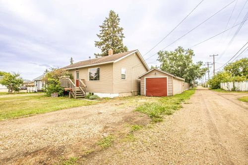 {{alt}} | Card Image