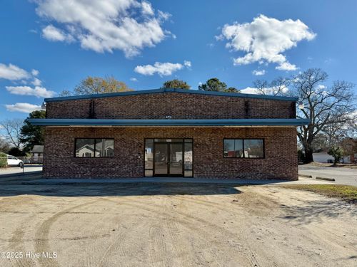 505 Hackney Ave, Washington, NC, 27889-4230 | Card Image